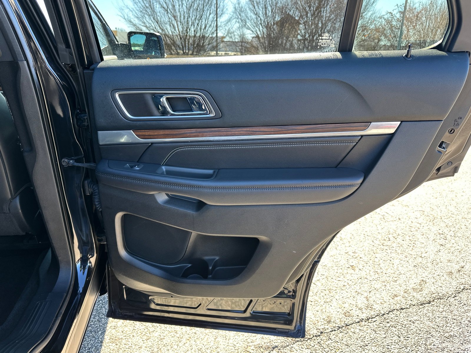 Used 2016 Ford Explorer Limited w/ Equipment Group 303A image 17