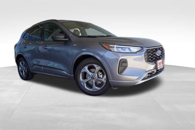 Used 2023 Ford Escape ST-Line image 4