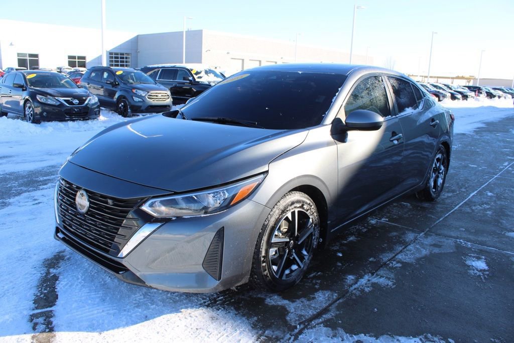 Used 2025 Nissan Sentra SV image 3
