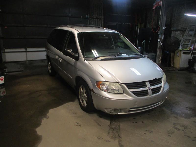 Used 2007 Dodge Grand Caravan SXT FWD image 1
