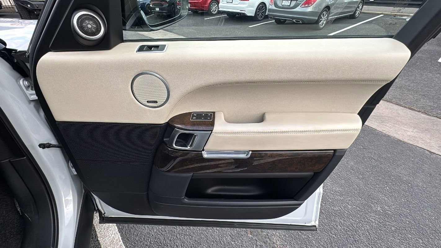 Used 2016 Land Rover Range Rover Supercharged image 20
