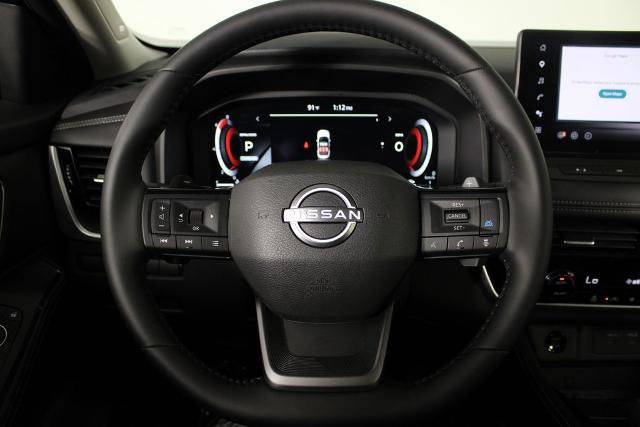 Certified 2025 Nissan Rogue Platinum FWD image 10