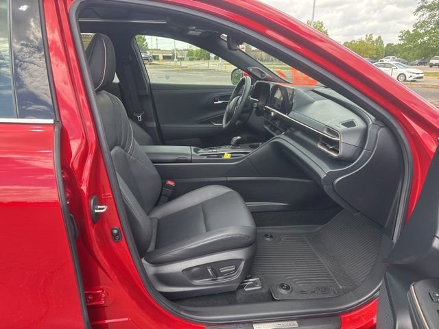 Used 2023 Toyota Crown Limited image 15