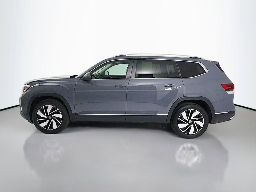 Used 2025 Volkswagen Atlas SEL image 4