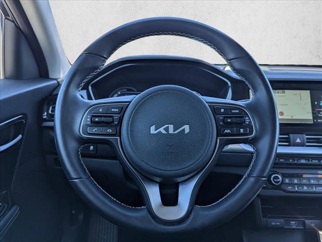 Used 2022 Kia Niro EX image 16
