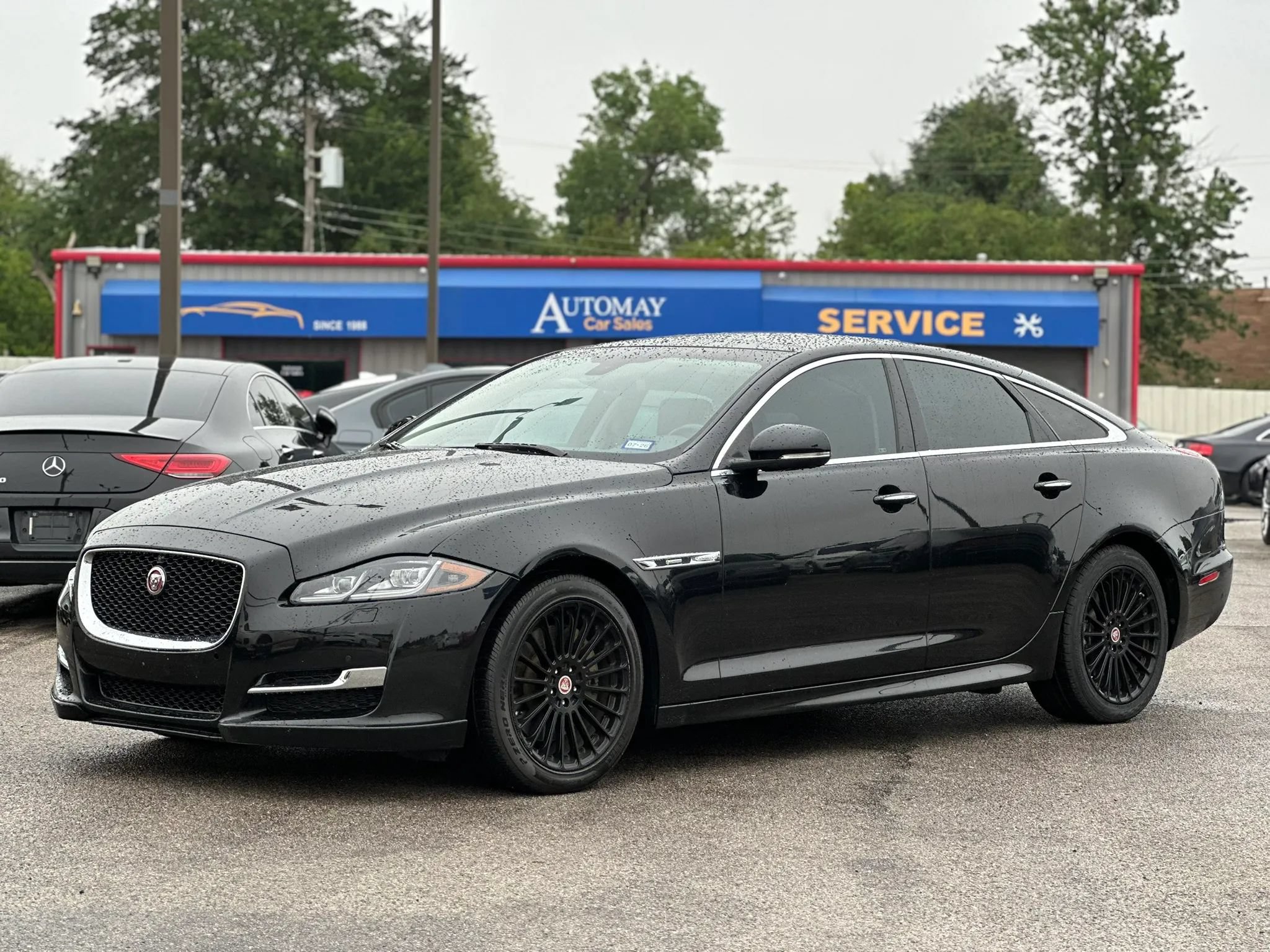 Used 2016 Jaguar XJ R-Sport RWD image 1