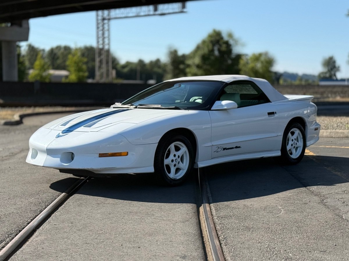 Used 1994 Pontiac Firebird Trans Am GT RWD image 6