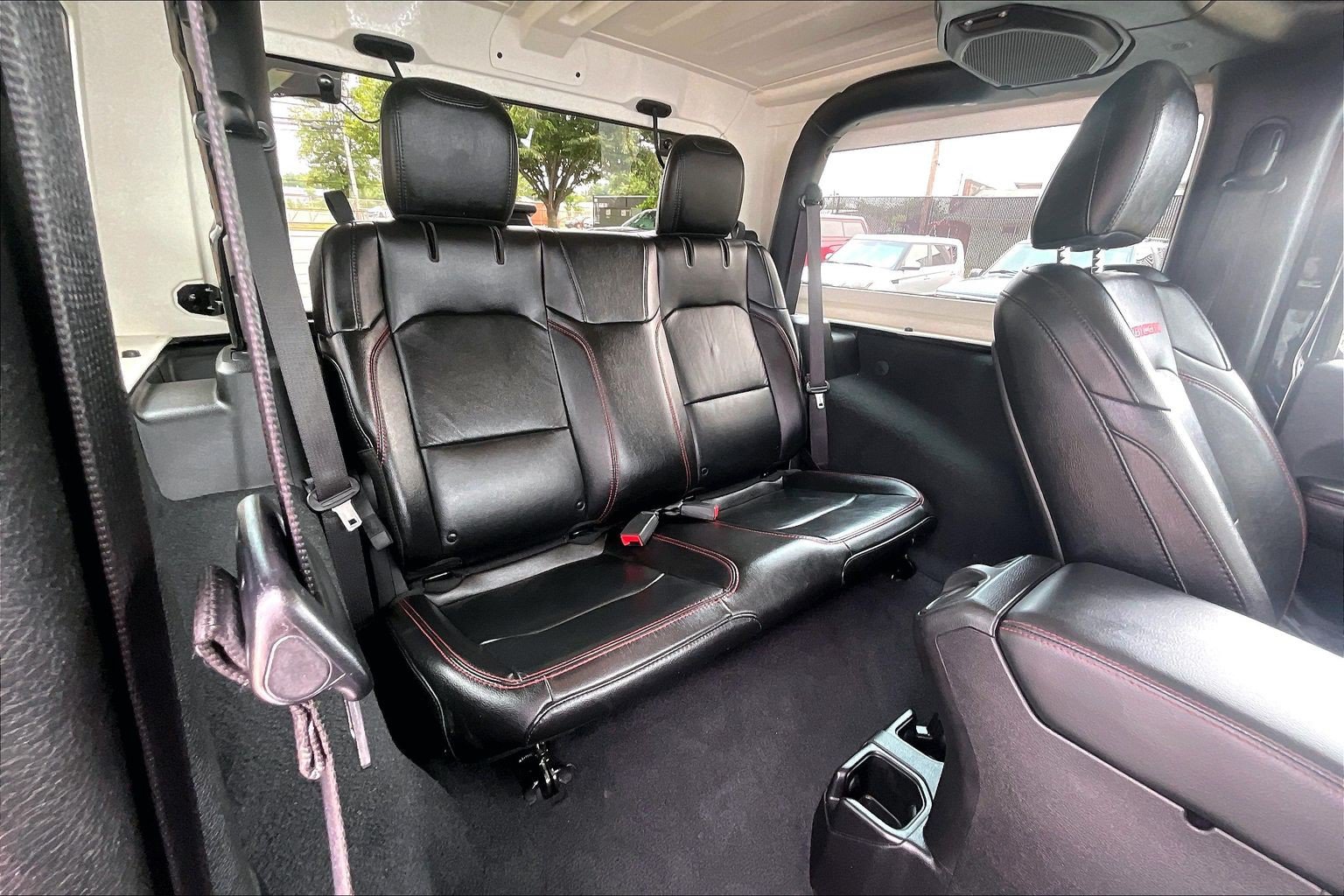 Used 2020 Jeep Wrangler Rubicon w/ Steel Bumper Group AWD/4WD image 31