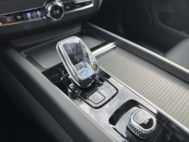 New 2026 Volvo XC60 B5 Ultra w/ Climate Package image 14