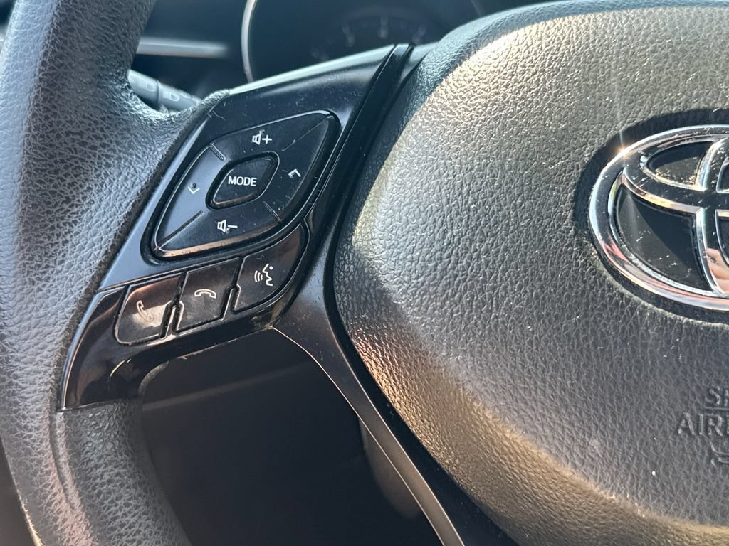 Used 2019 Toyota C-HR LE FWD image 18