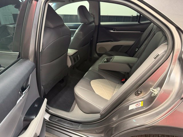 Used 2018 Toyota Camry XLE FWD image 30