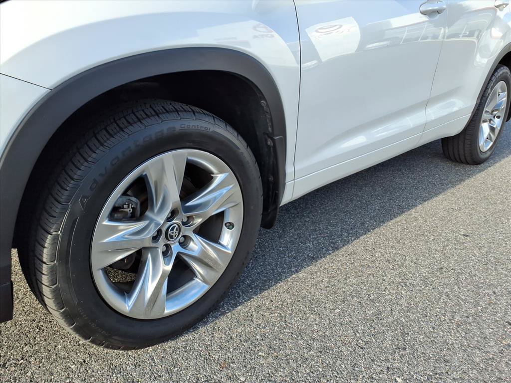 Used 2019 Toyota Highlander Limited AWD/4WD image 9