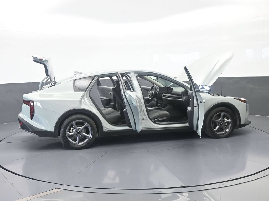 Used 2025 Kia K4 FWD image 69
