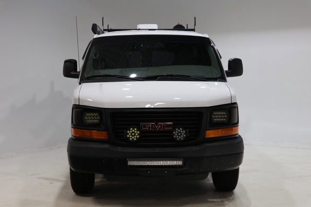 Used 2015 GMC Savana 2500 RWD image 2