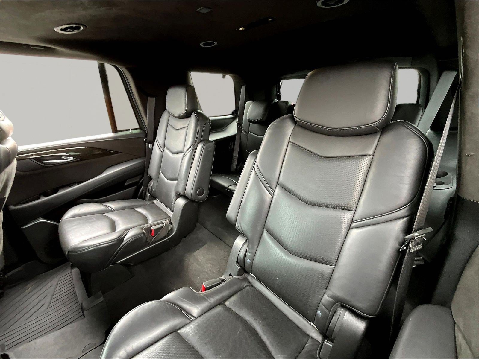 Used 2019 Cadillac Escalade Platinum w/ Escalade Sport Edition AWD/4WD image 21