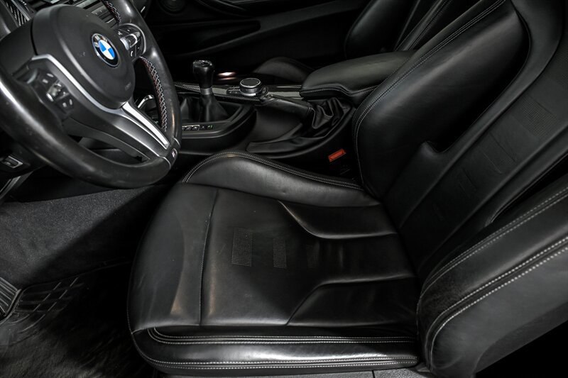 Used 2020 BMW M4 Coupe w/ Competition Package RWD image 16