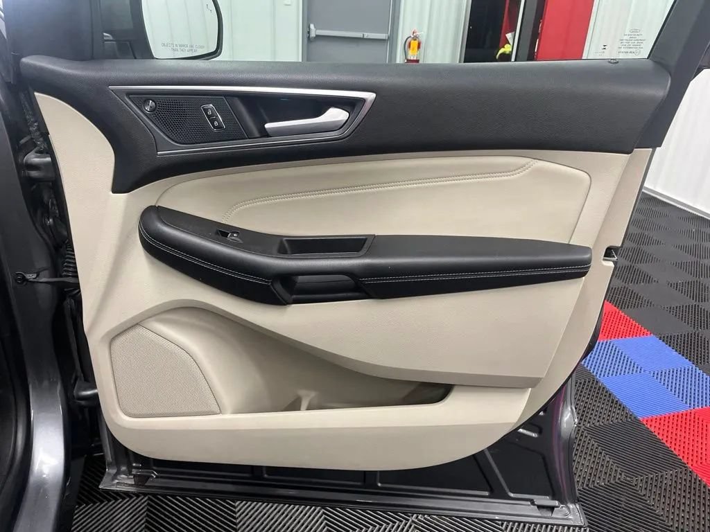 Used 2024 Ford Edge Titanium AWD/4WD image 11