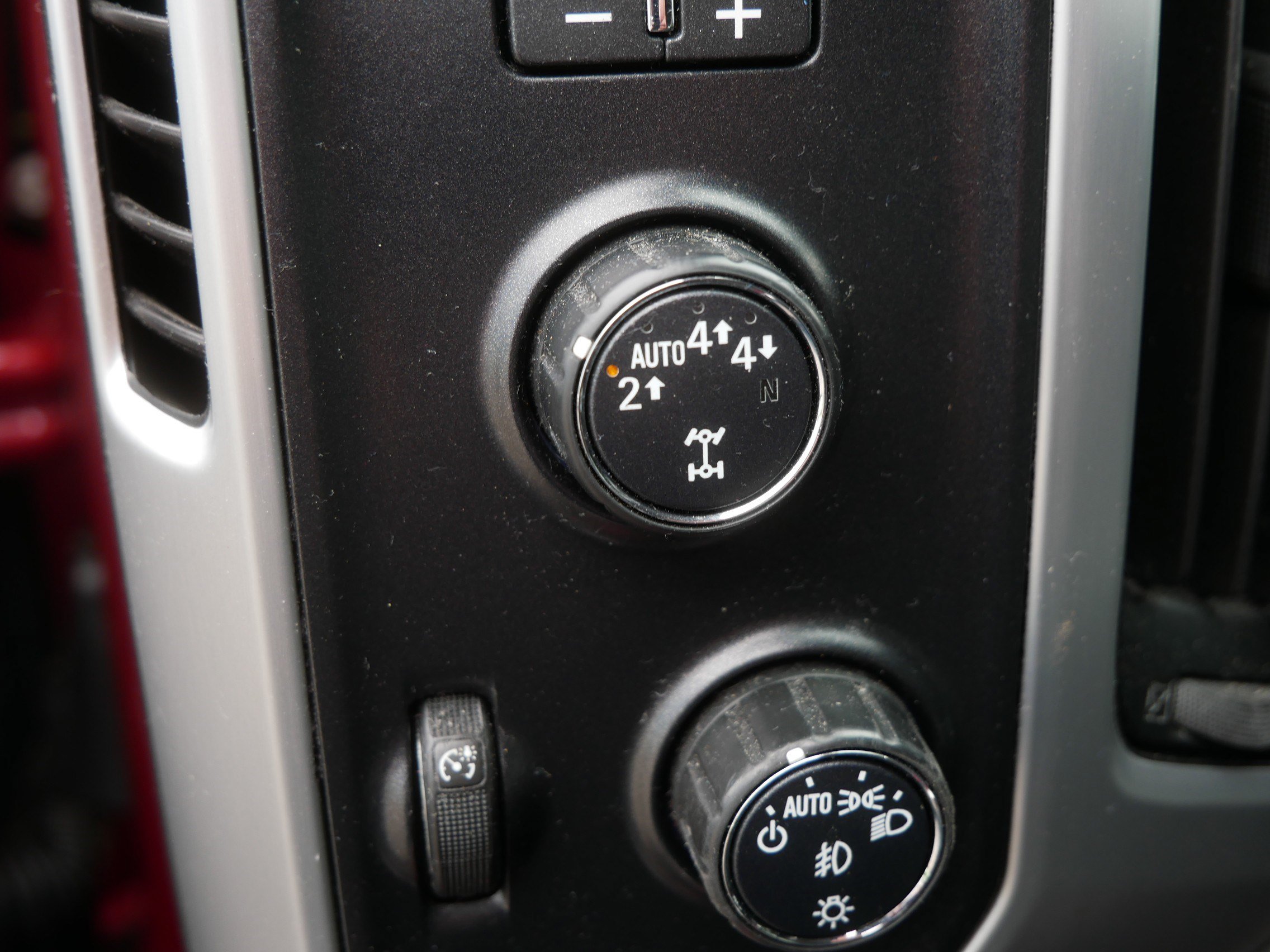 Used 2018 GMC Sierra 1500 SLT AWD/4WD image 24