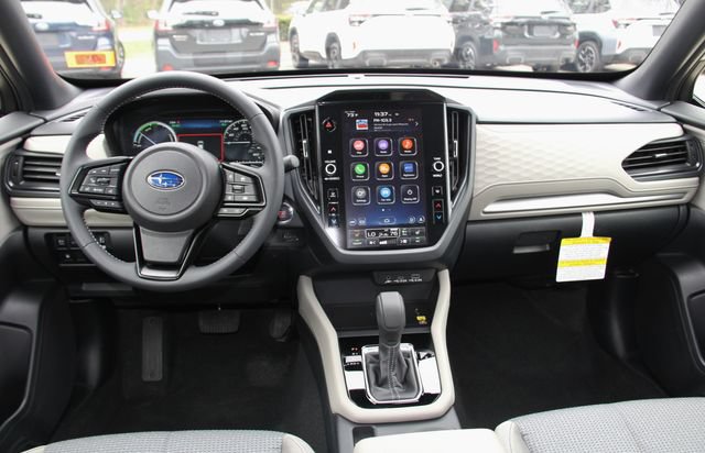 Used 2025 Subaru Forester Premium AWD/4WD image 33