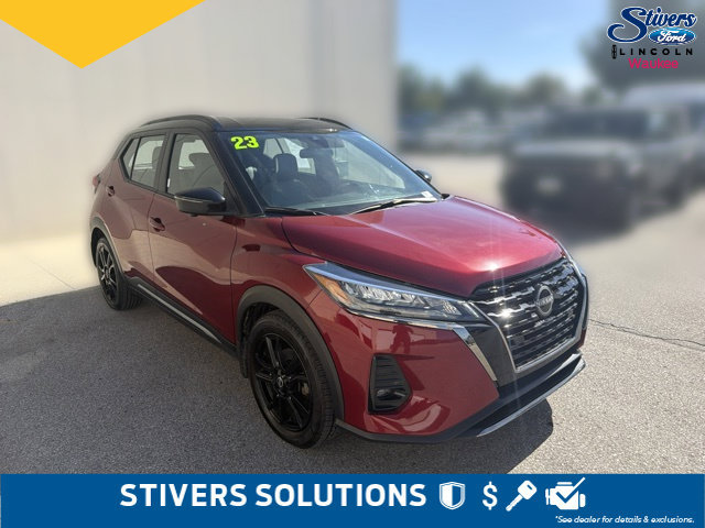 Used 2023 Nissan Kicks SR w/ SR Premium Package FWD image 3