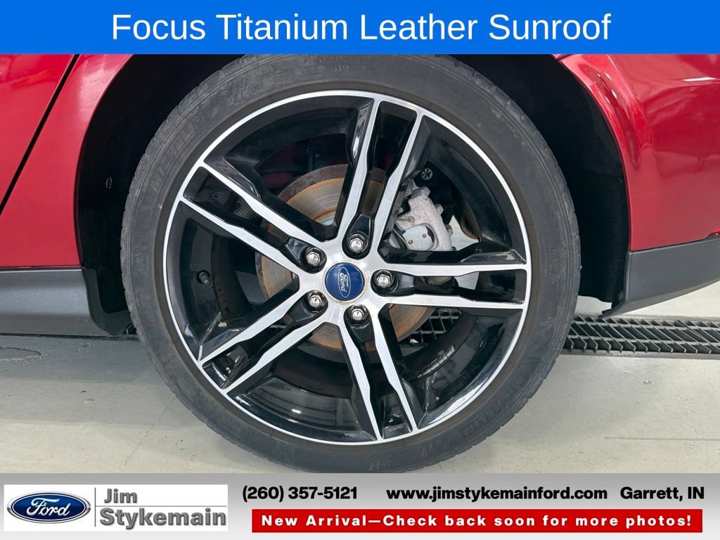 Used 2017 Ford Focus Titanium w/ Titanium Technology Package FWD image 4
