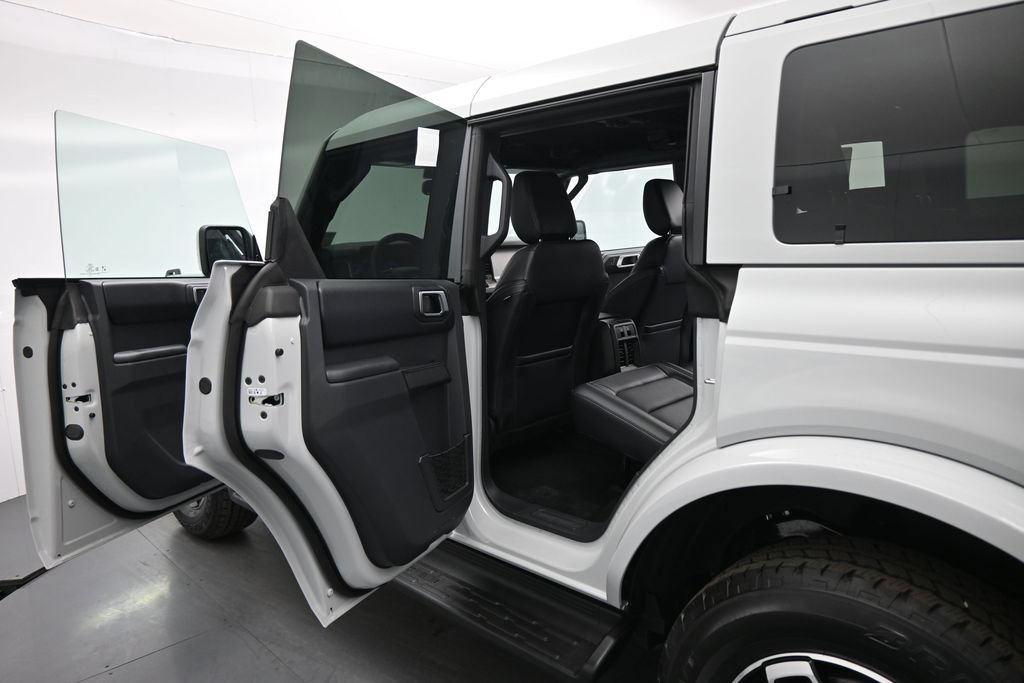 New 2026 Ford Bronco Outer Banks w/ Sasquatch Package AWD/4WD image 16