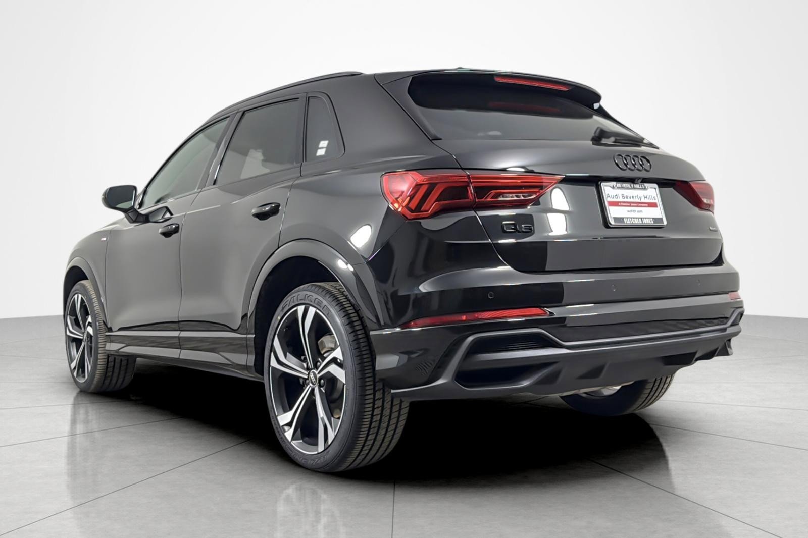 Used 2023 Audi Q3 2.0T Premium Plus w/ Premium Plus Package image 3