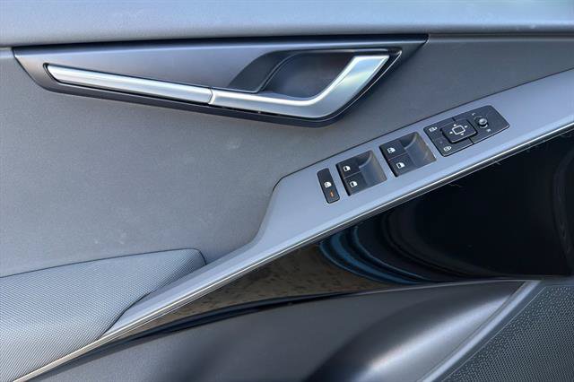 New 2026 Kia Niro EX FWD image 11