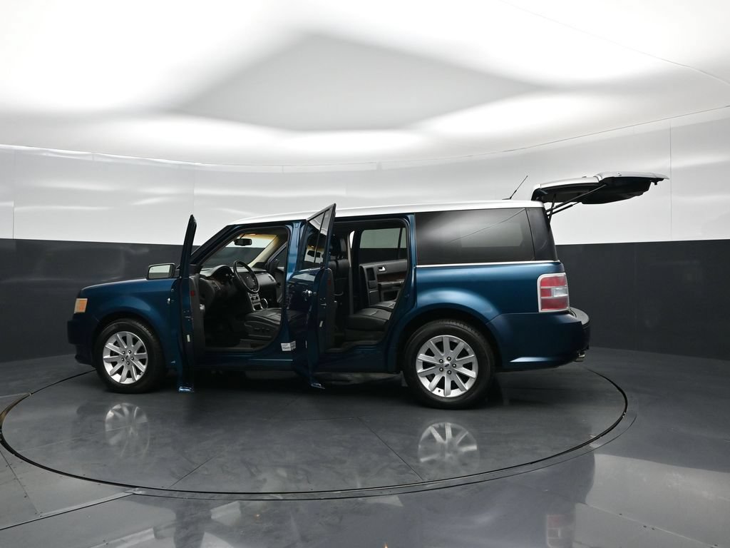 Used 2011 Ford Flex SEL FWD image 31