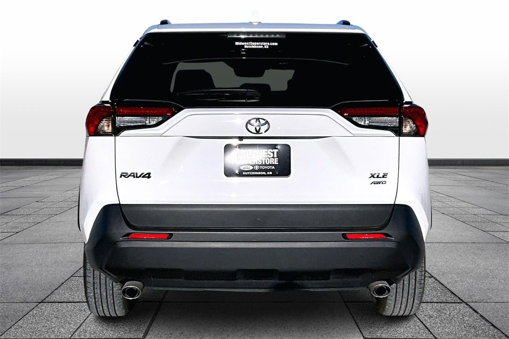 Used 2022 Toyota RAV4 XLE image 4