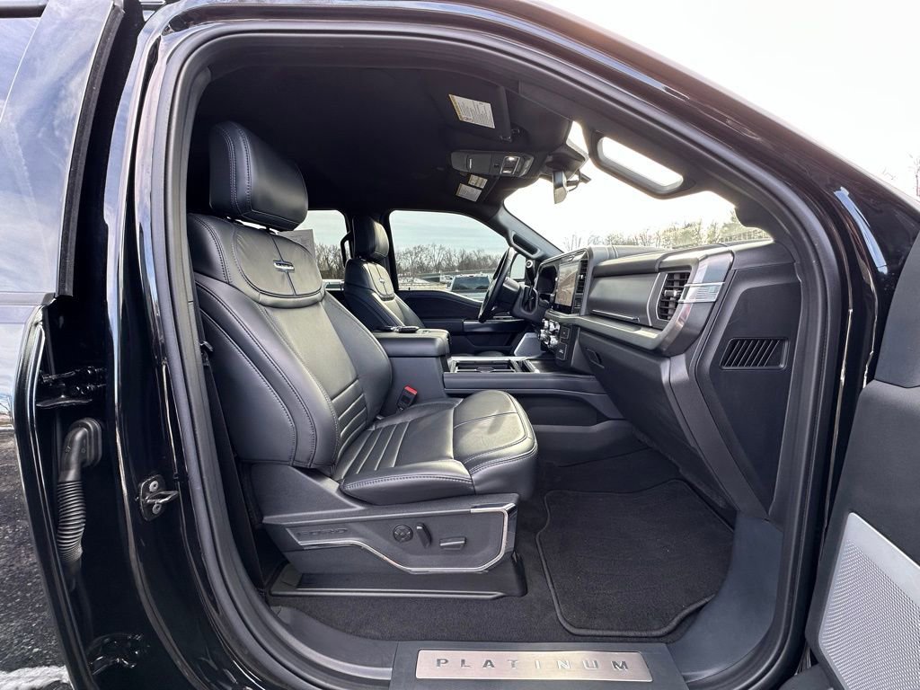 Used 2025 Ford F350 Platinum w/ Tremor Off-Road Package image 26