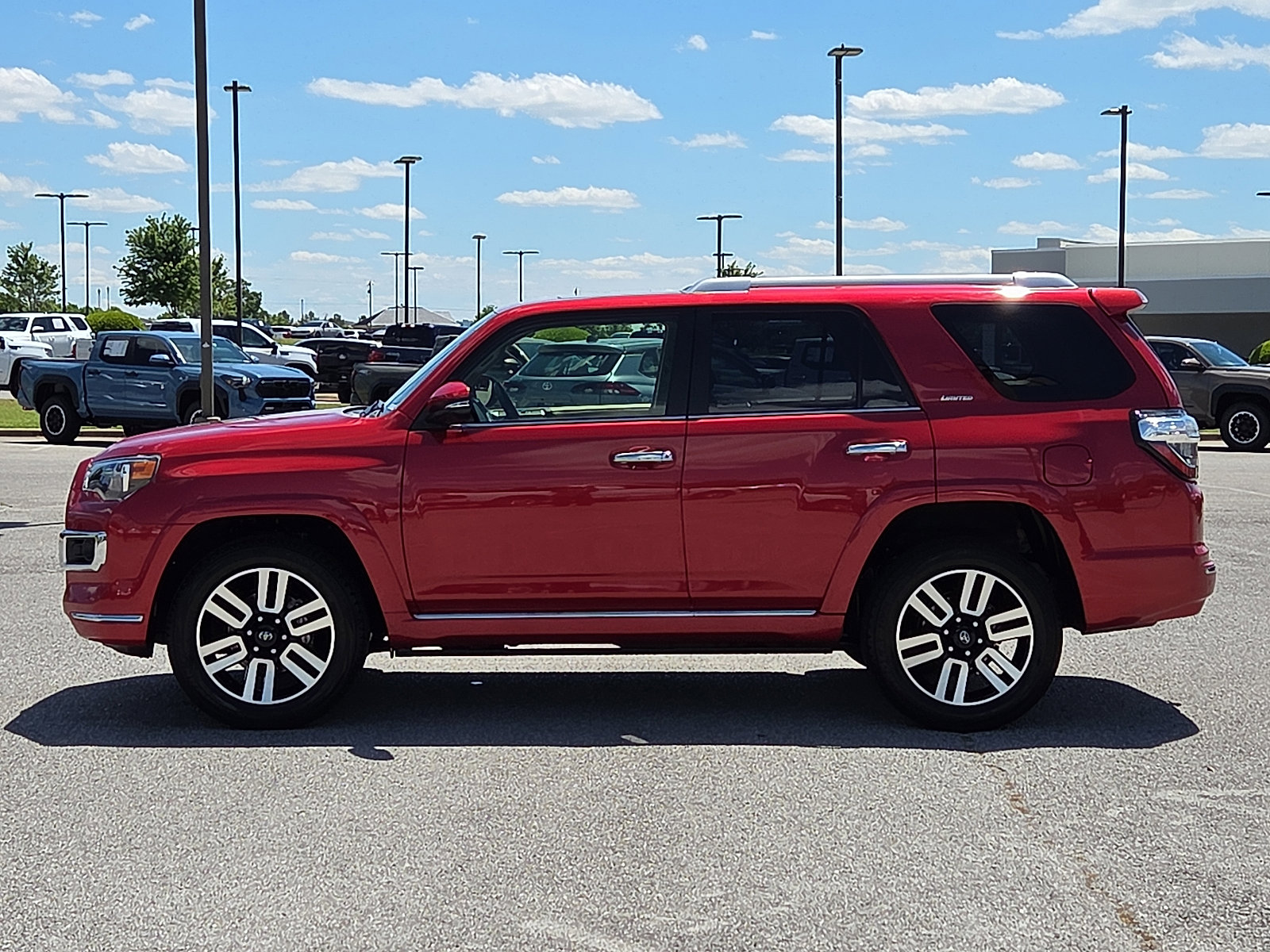 Used 2024 Toyota 4Runner Limited AWD/4WD image 3