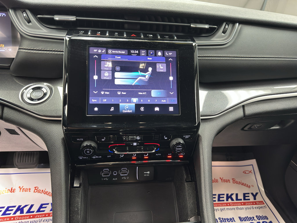 Used 2022 Jeep Grand Cherokee L Laredo w/ Luxury Tech Group I AWD/4WD image 12