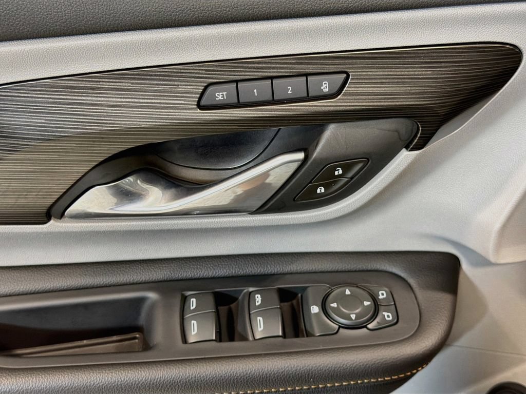 Used 2020 GMC Terrain SLT w/ Preferred Package FWD image 18