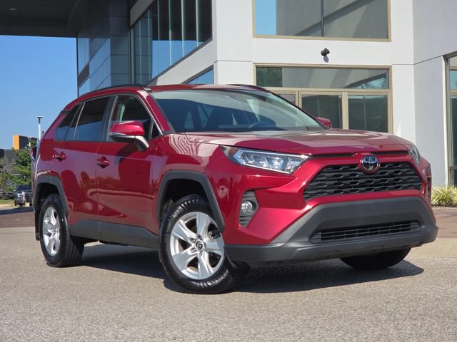 Used 2020 Toyota RAV4 XLE w/ Convenience Package AWD/4WD image 2