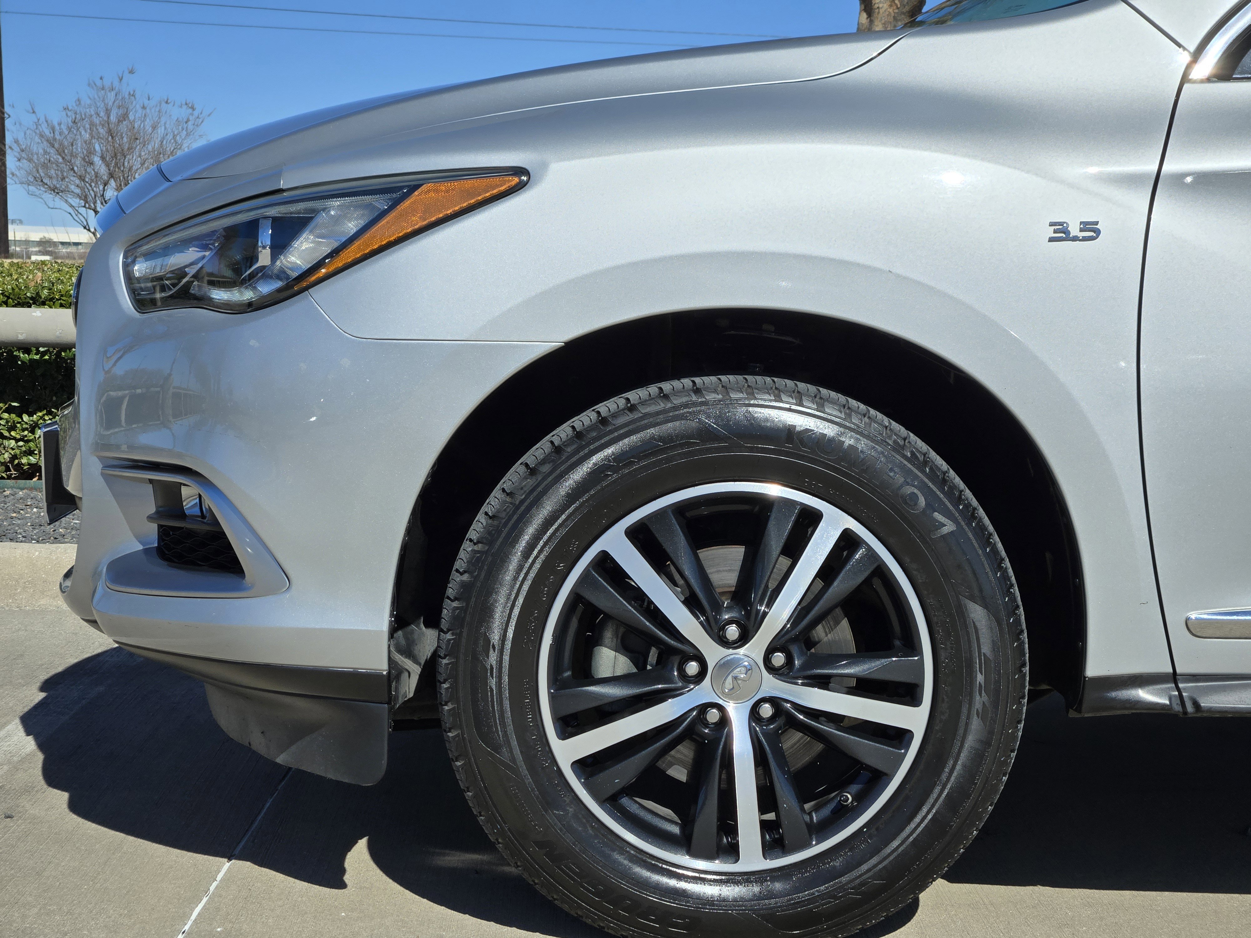 Used 2016 INFINITI QX60 AWD w/ Premium Package image 11