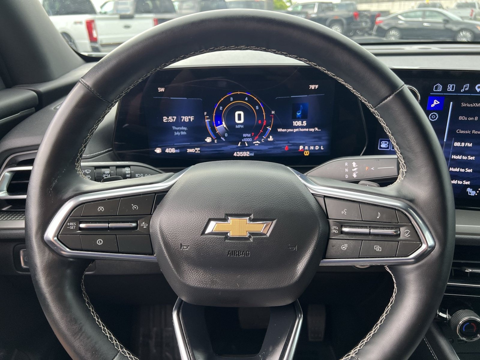 Used 2025 Chevrolet Traverse LT AWD/4WD image 16