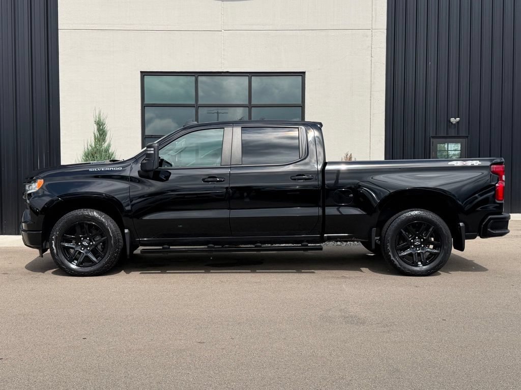 Used 2024 Chevrolet Silverado 1500 RST w/ Max Trailering Package AWD/4WD image 2