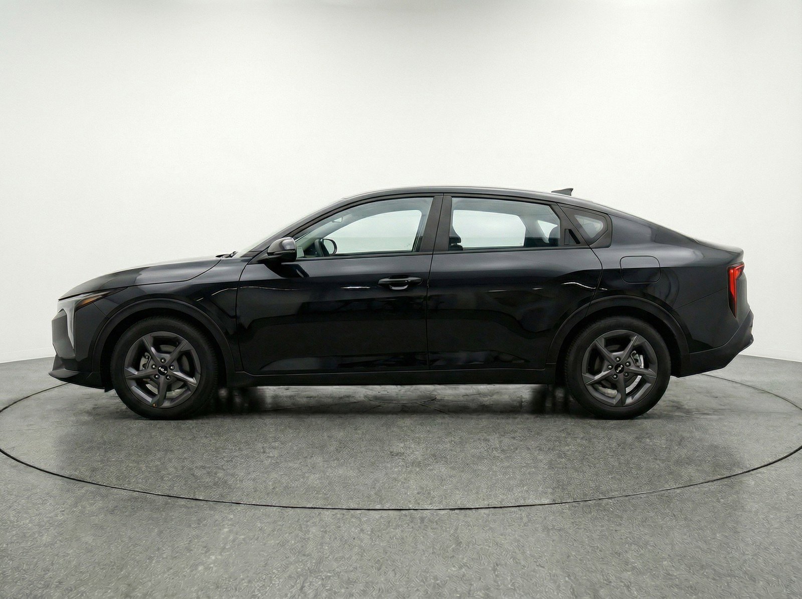 Used 2025 Kia K4 LXS image 5