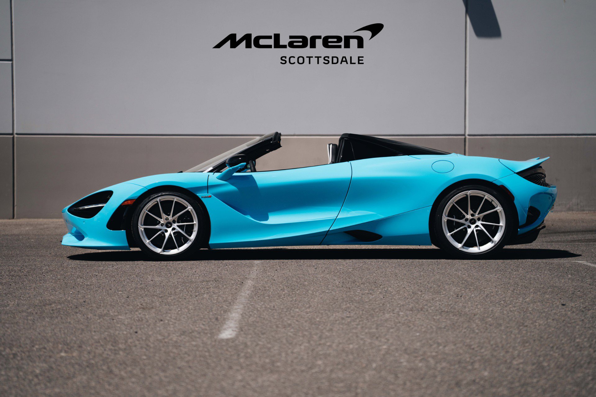 Used 2025 McLaren 750S Spider image 5