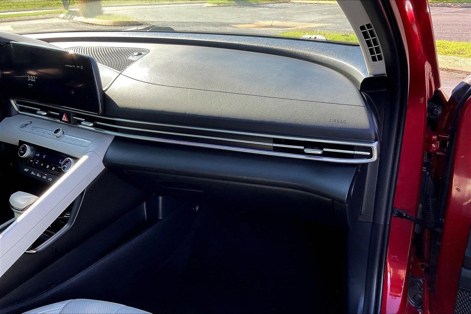 Used 2023 Hyundai Elantra Limited w/ Cargo Package image 17