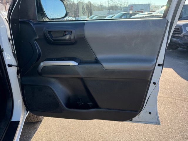 Certified 2018 Toyota Tacoma SR5 image 30