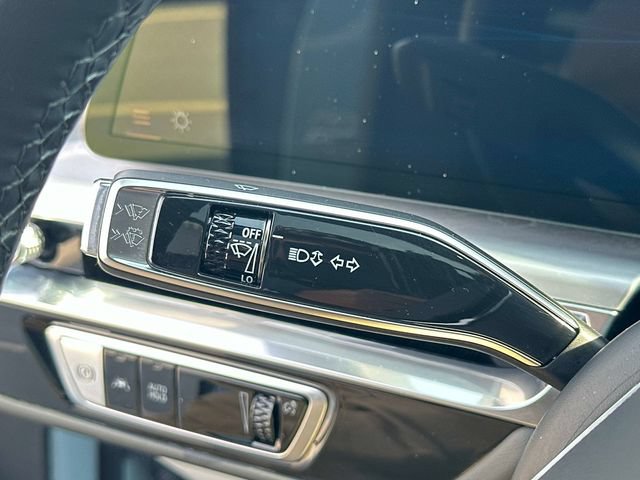 Used 2024 Cadillac Lyriq Luxury w/ LPO, Floor Liner Package AWD/4WD image 10