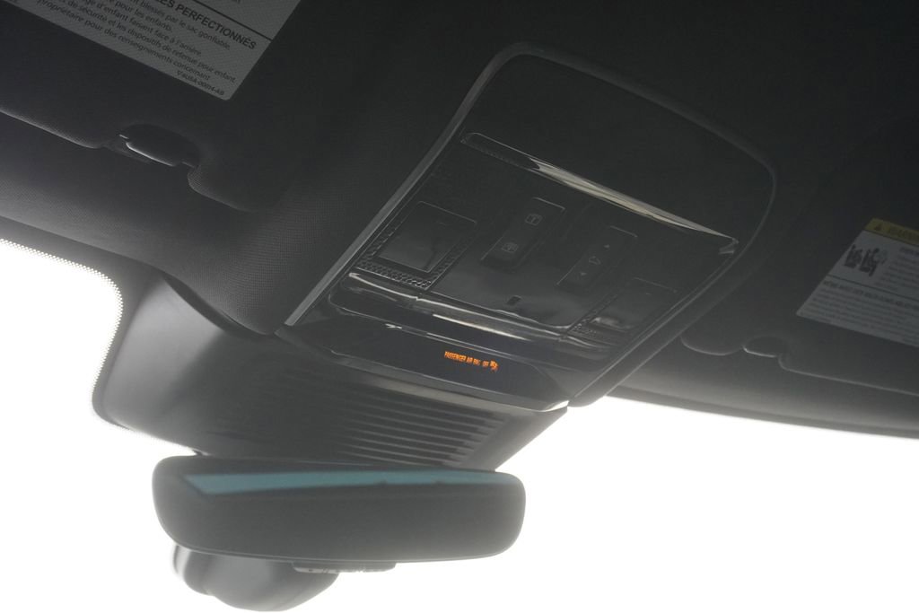 Used 2023 Land Rover Range Rover Sport SE Dynamic image 16