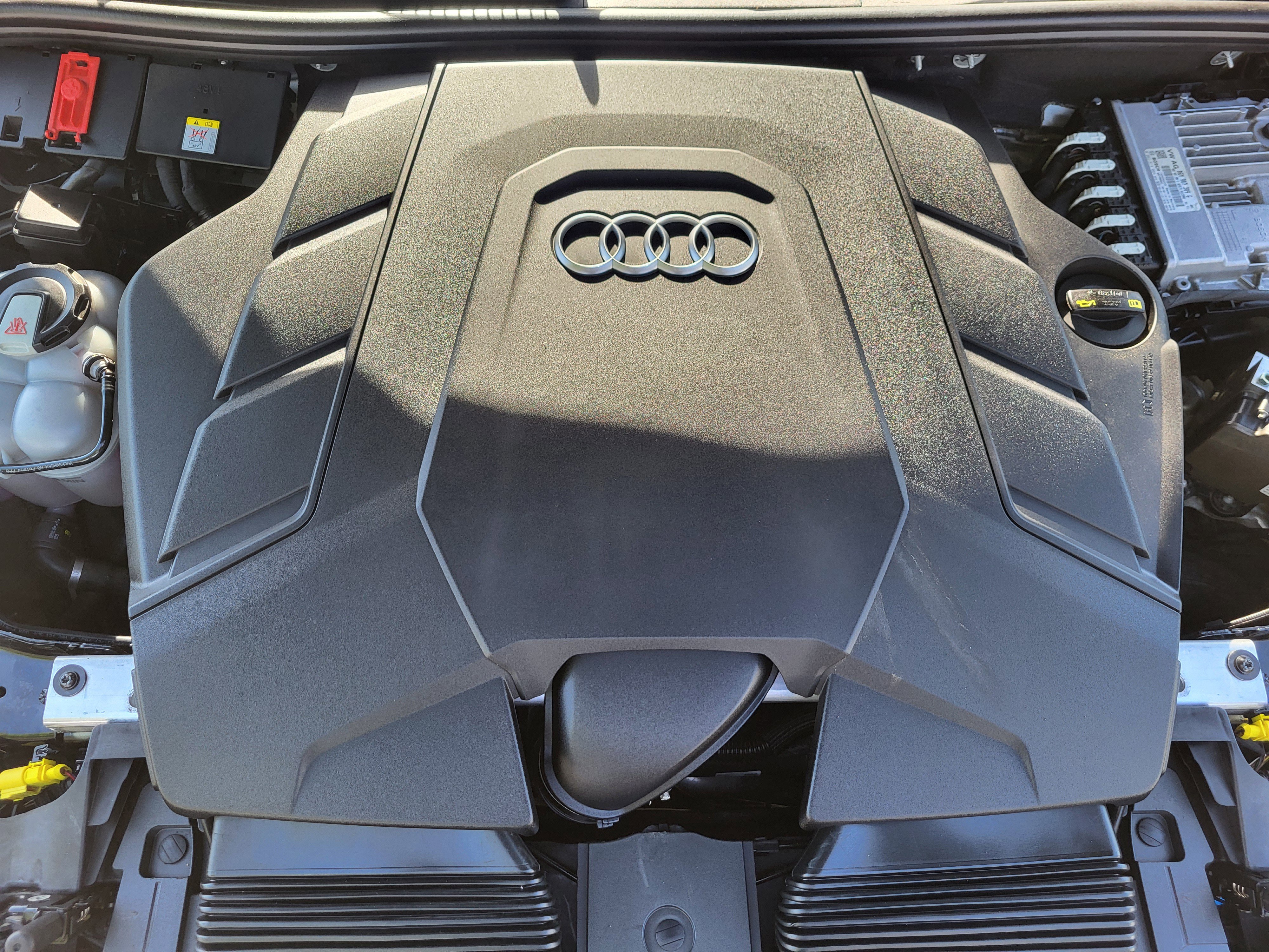 Used 2020 Audi Q7 3.0T Premium Plus w/ Premium Plus Package AWD/4WD image 25