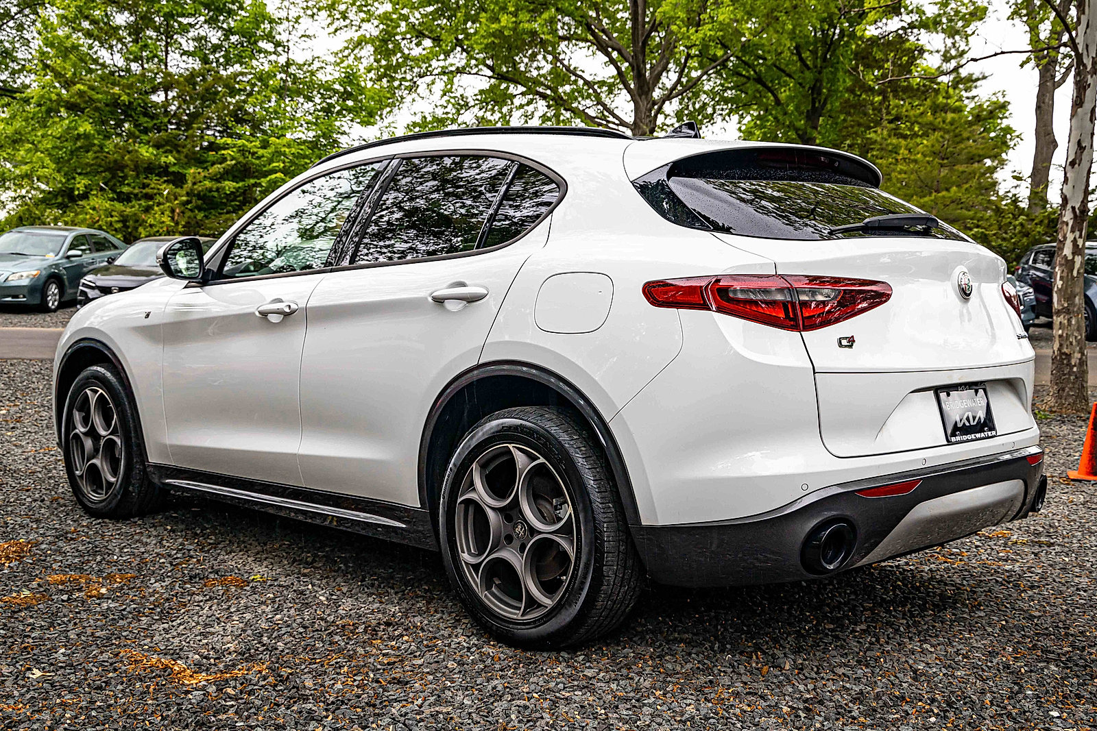 Used 2022 Alfa Romeo Stelvio Ti image 4