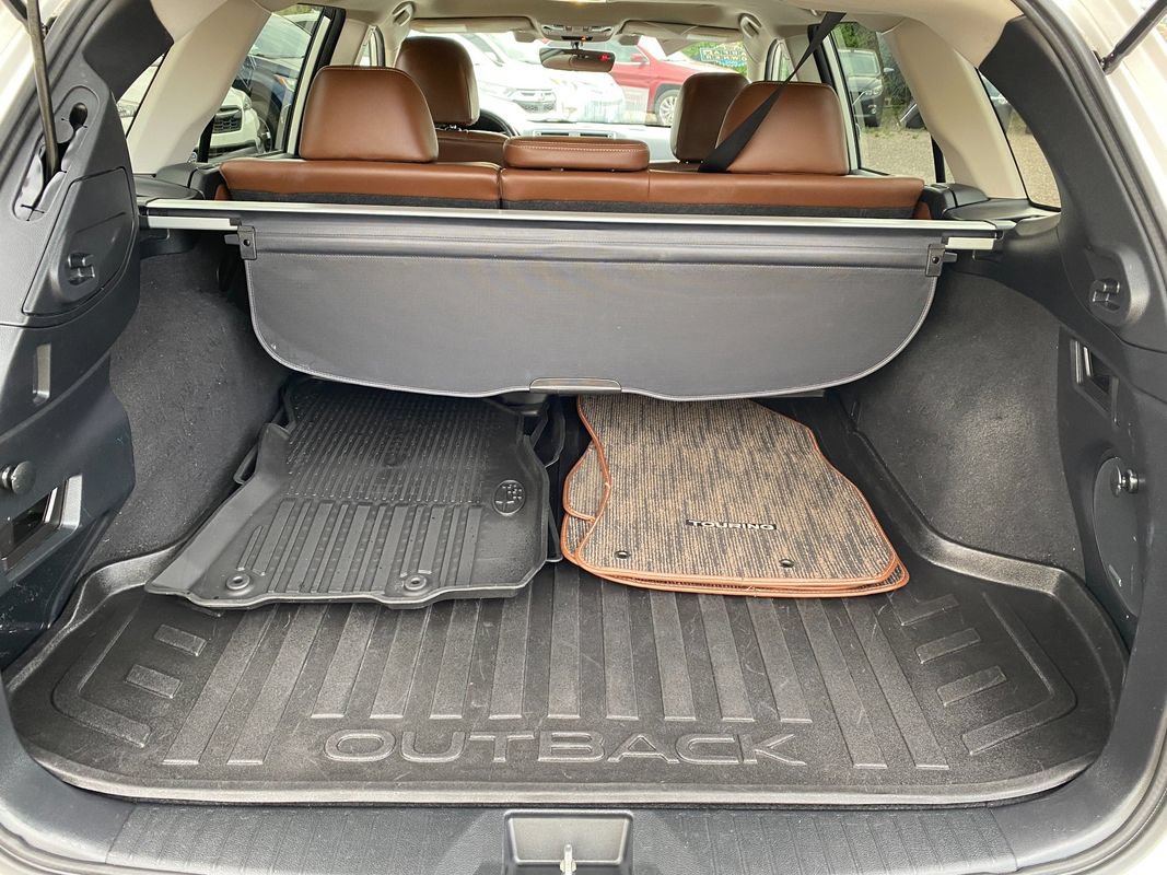 Used 2018 Subaru Outback 3.6R Touring AWD/4WD image 15