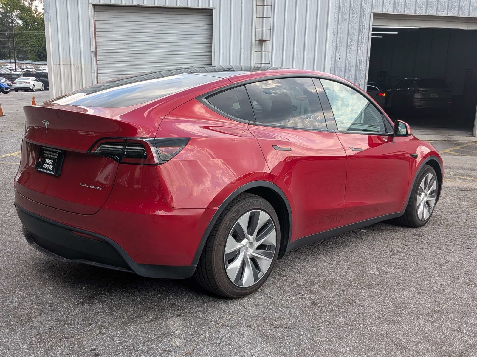 Used 2021 Tesla Model Y Long Range AWD/4WD image 4