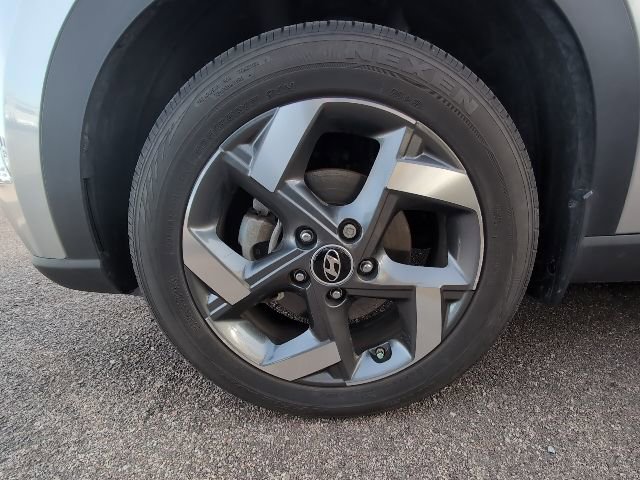 Used 2023 Hyundai Venue SEL w/ Cargo Package image 31