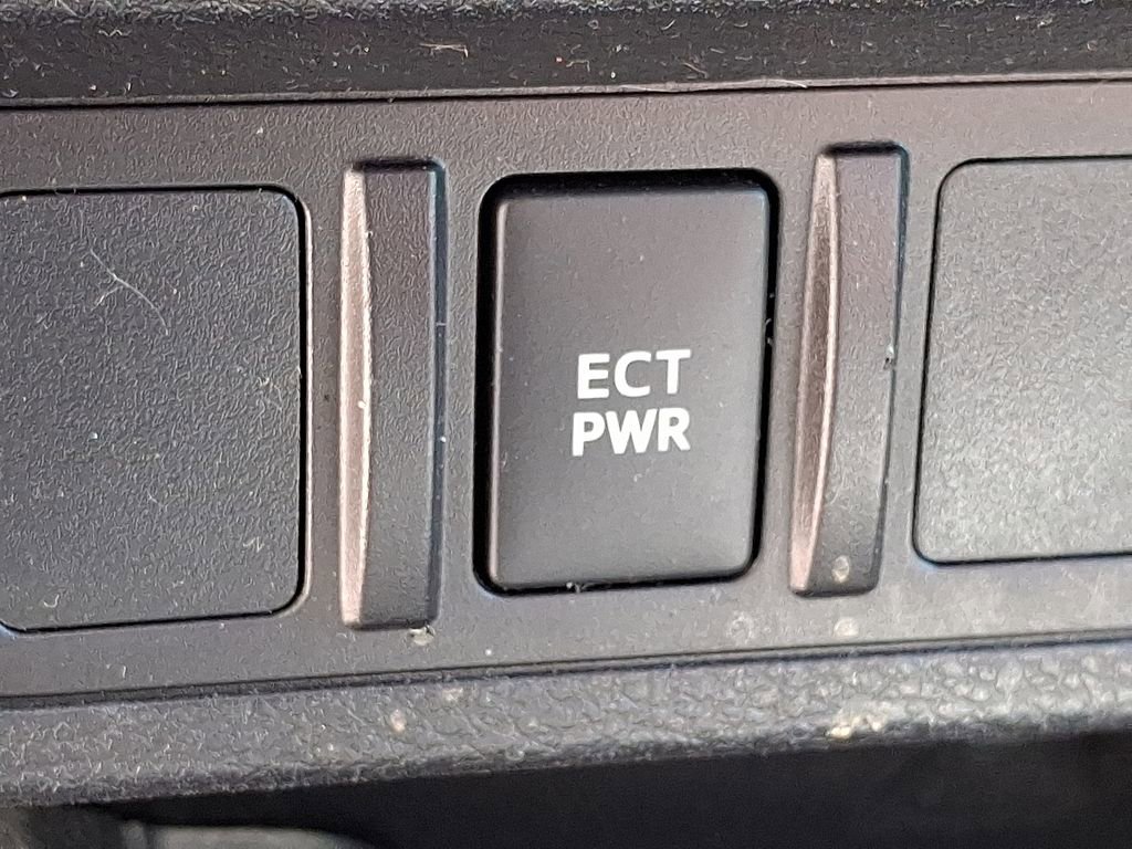 Used 2022 Toyota Tacoma SR AWD/4WD image 18